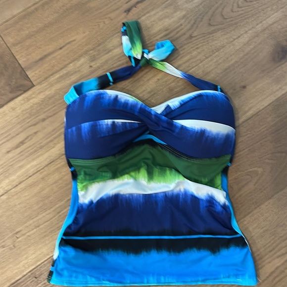 Tommy Bahama size medium padded tankini top - Picture 6 of 6